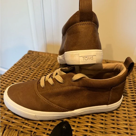 TOMS Fenix Mid-Top Sneakers - Picture 6 of 6